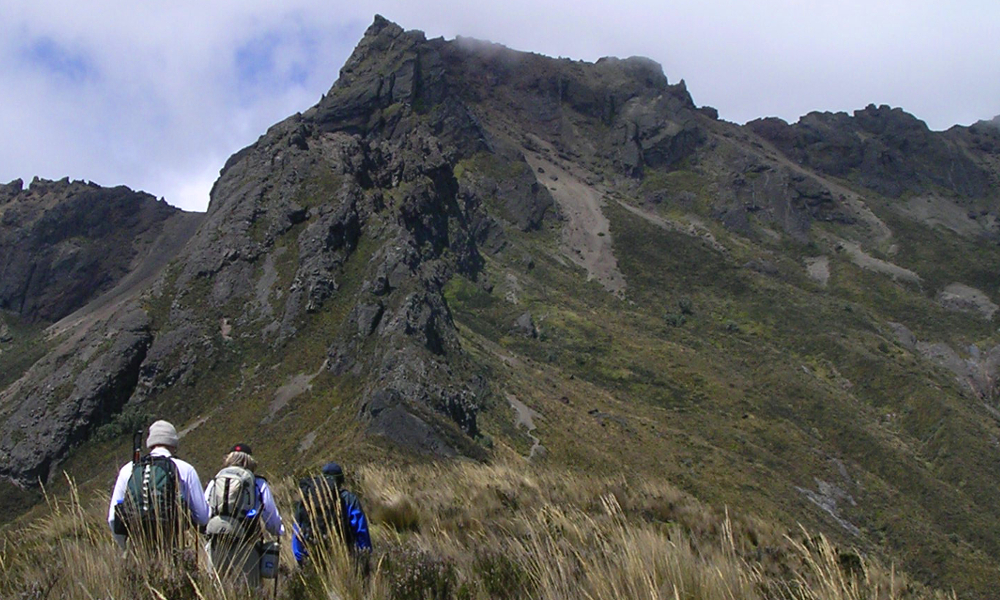 Exploring an acclimatization hike on Ruminawi Central